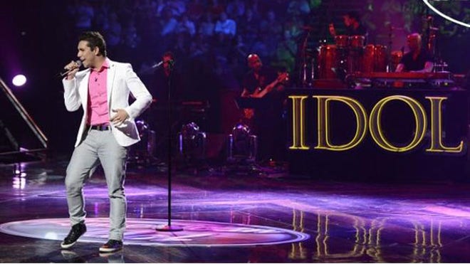 LAZARO ARBOS TOP TEN IDOL.JPG